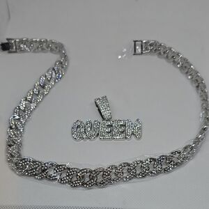 Silver Queen Necklace Set